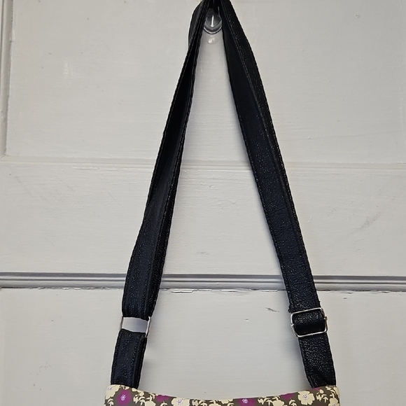 Stone Mountain Floral Crossbody Bag Water Resistant - Picture 4 of 10